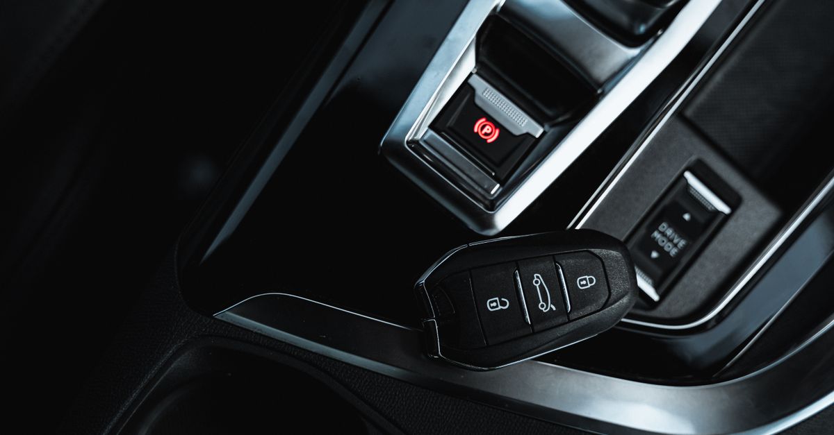 Chevrolet car key fob — Hollis Locksmiths