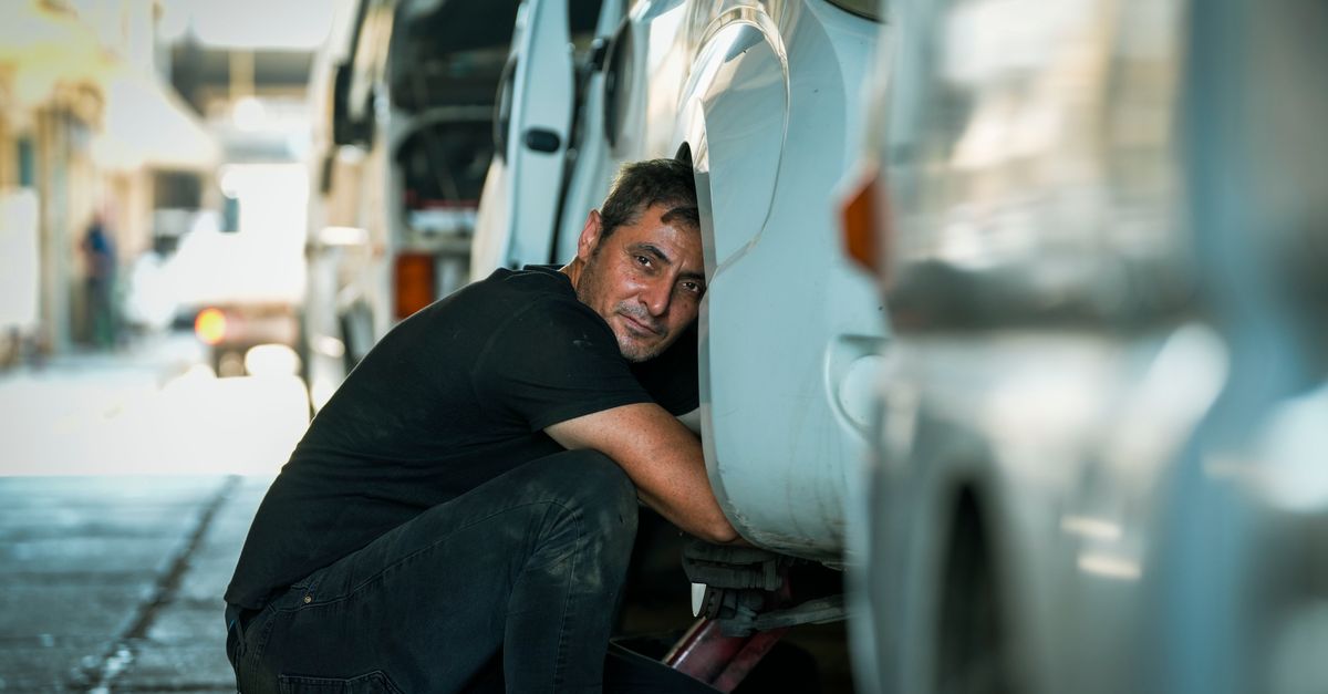 Auto Locksmith service — Hollis Locksmiths