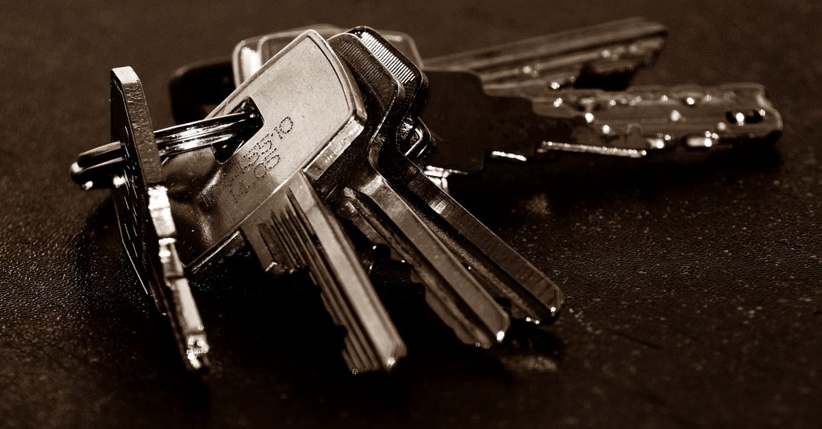 How Much Should an Emergency Locksmith Cost Near Me? — Hollis Locksmiths