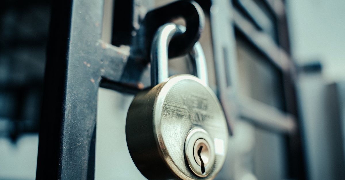 How to Spot a Locksmith Scam Before You Call — Hollis Locksmiths