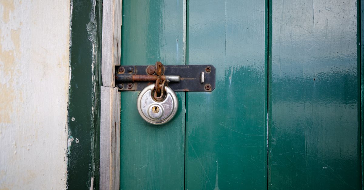 Locking Up a Beverly Hills Storefront: A Small-Business Security Guide — Hollis Locksmiths