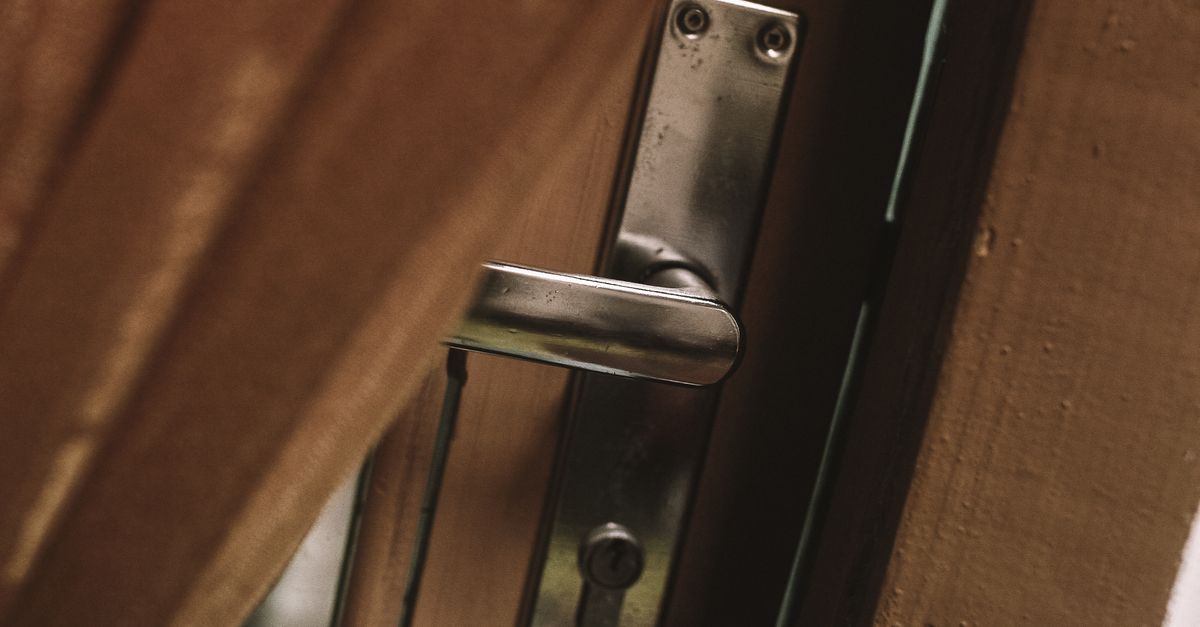 5 Signs Your Mortise Lock Needs Repair, Not Replacement — Hollis Locksmiths