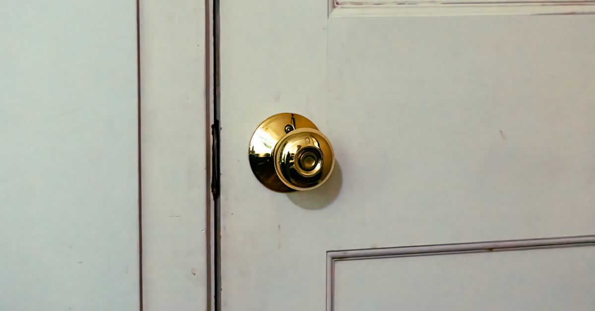 front door lock key — Hollis Locksmiths